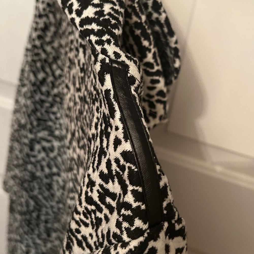 Multiples Patterned Tunic Top MED Black/White Pul… - image 8